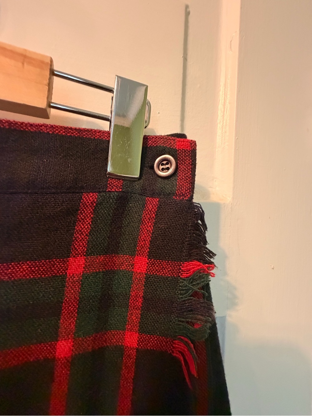 Cumer House Black Tartan Pleated Wrap kilt Skirt with Red & Green Plaid - Picture 3 of 5